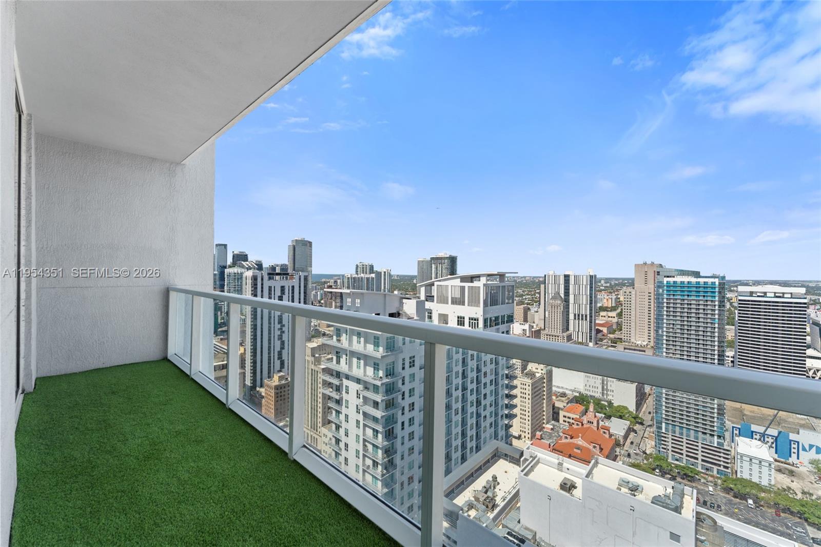 253 NE 2nd St #4304, Miami FL 33132
