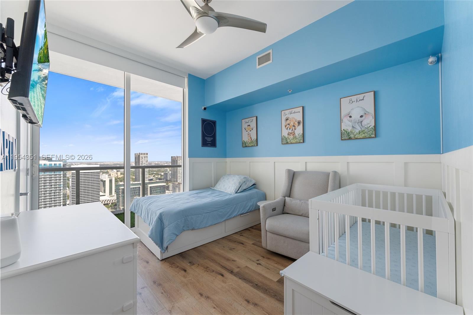253 NE 2nd St #4304, Miami FL 33132