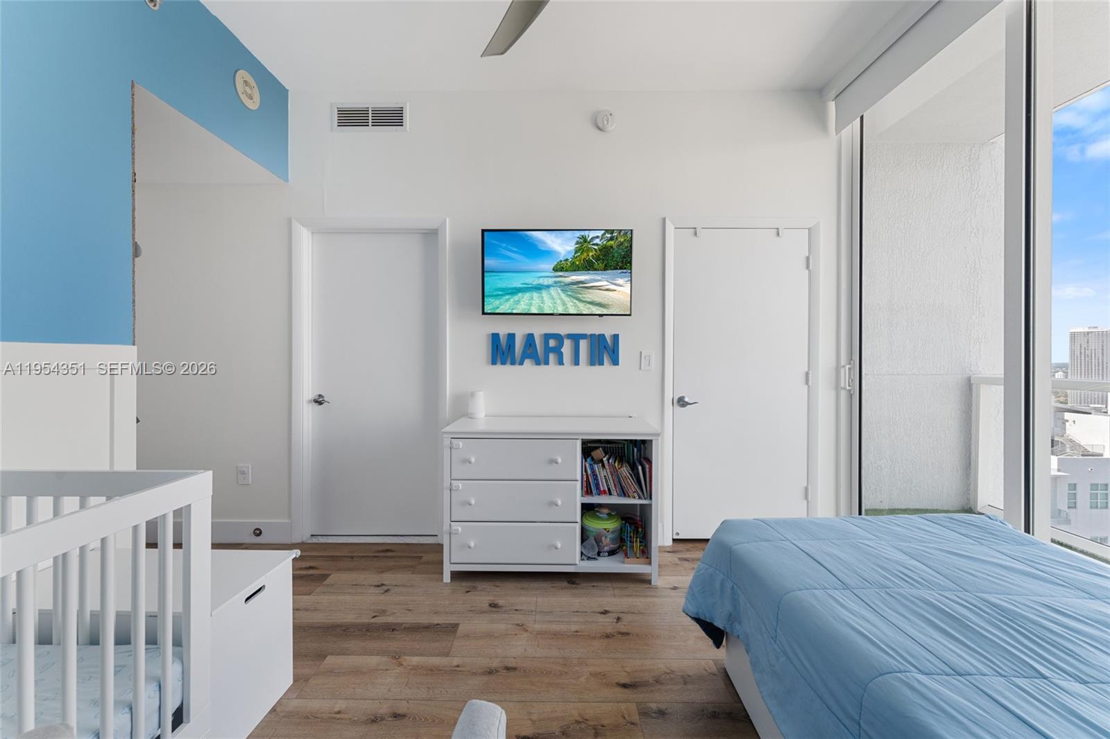 253 NE 2nd St #4304, Miami FL 33132