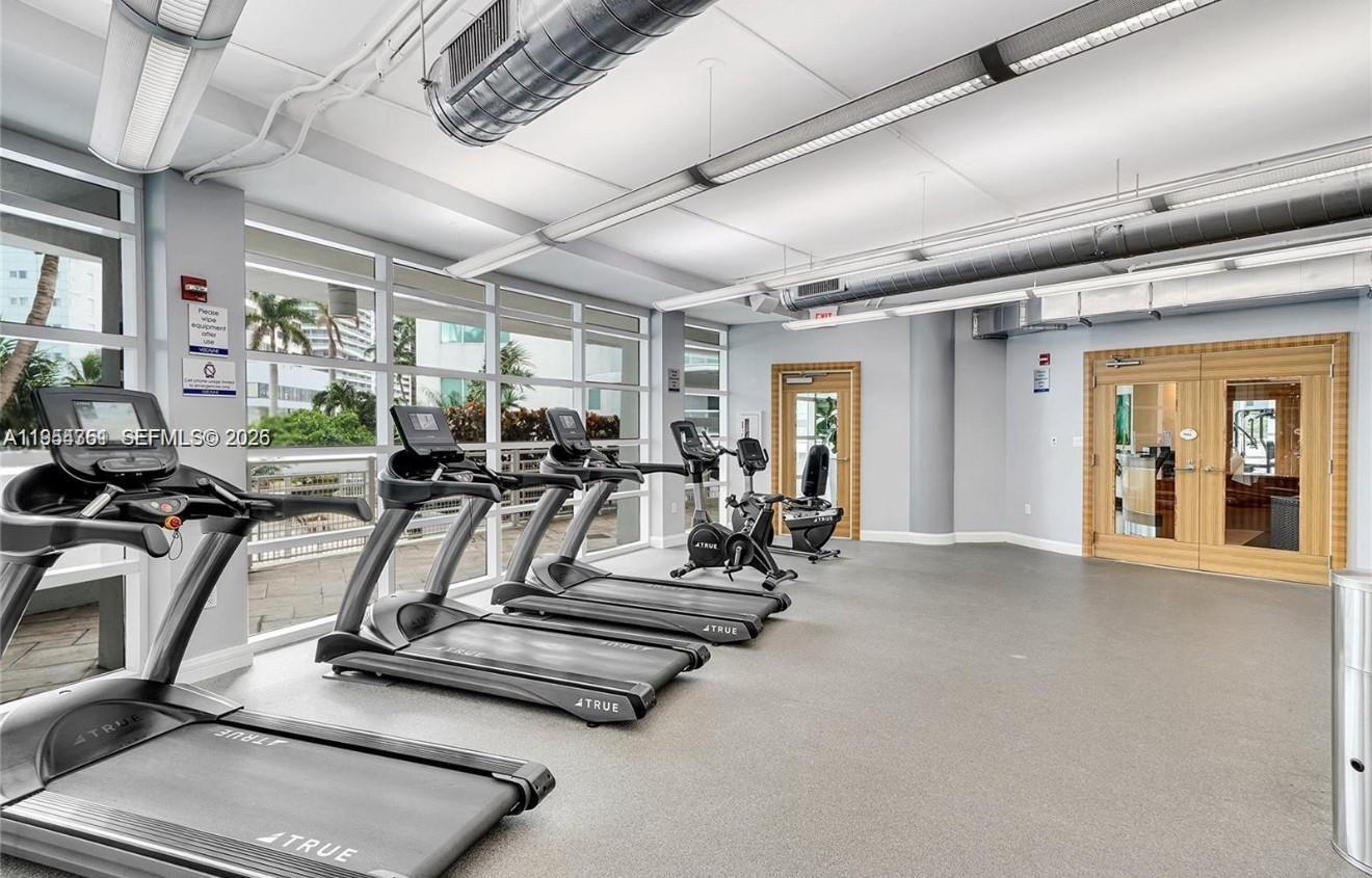 253 NE 2nd St #4304, Miami FL 33132