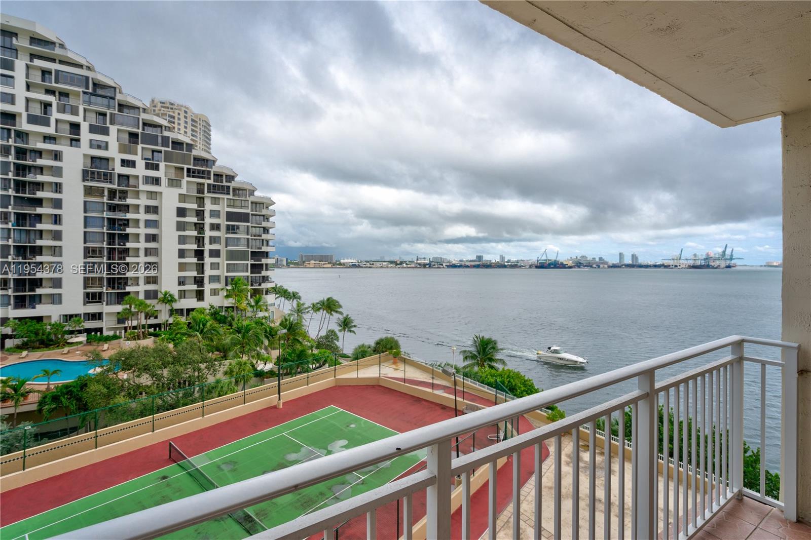 770 CLAUGHTON ISLAND DR #811, Miami FL 33131