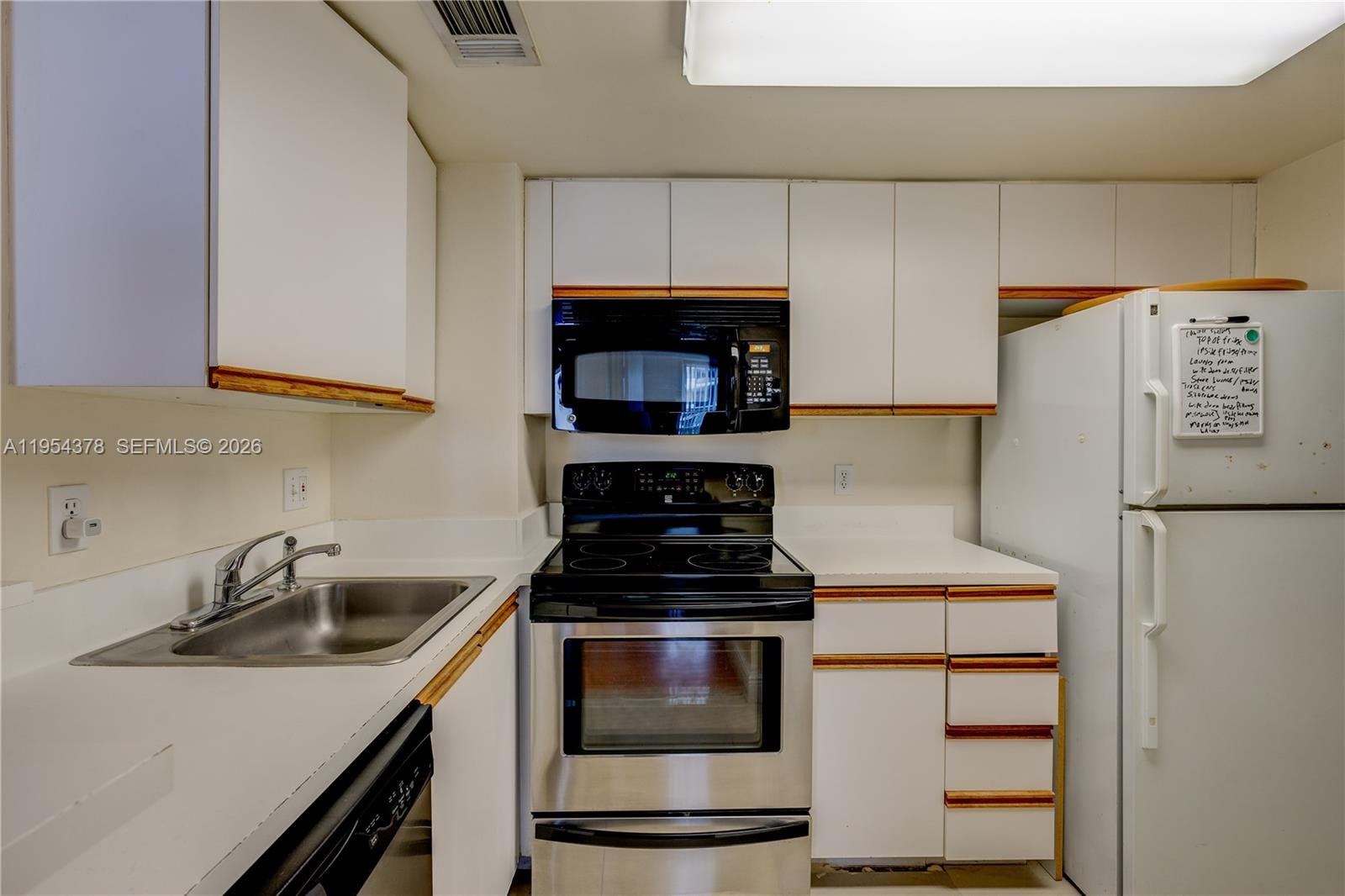 770 CLAUGHTON ISLAND DR #811, Miami FL 33131