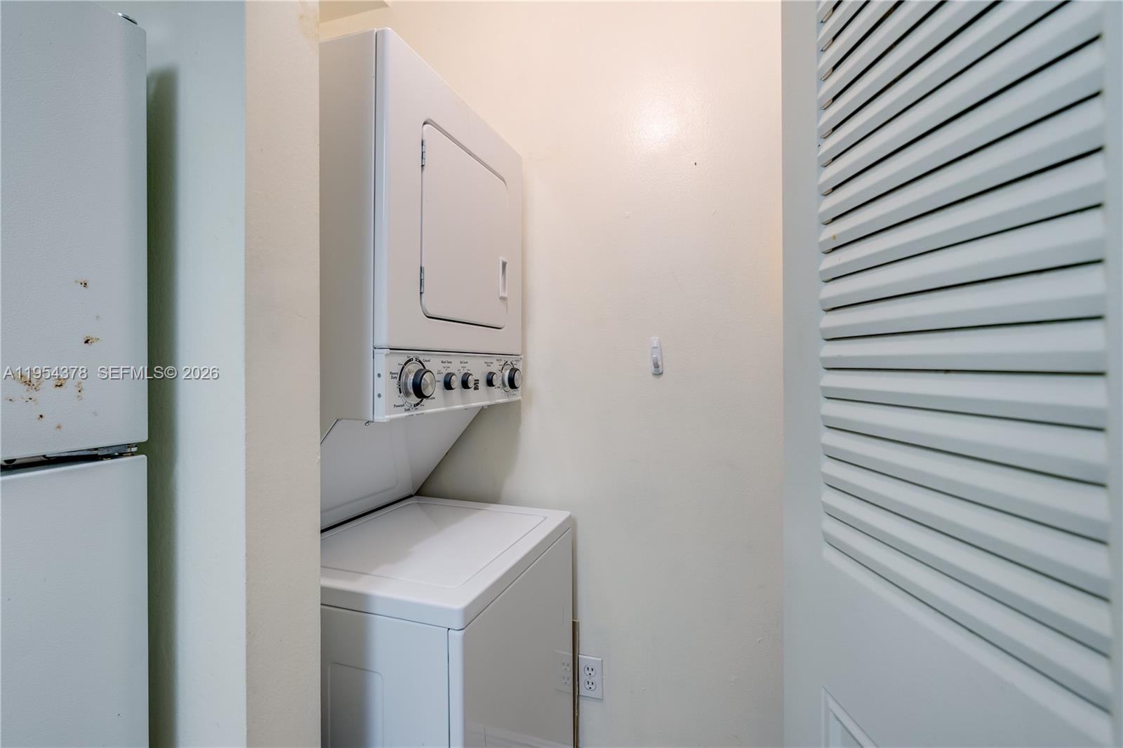 770 CLAUGHTON ISLAND DR #811, Miami FL 33131