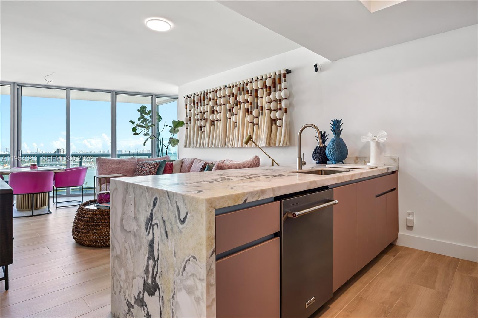 888 Biscayne Blvd #2009, Miami FL 33132