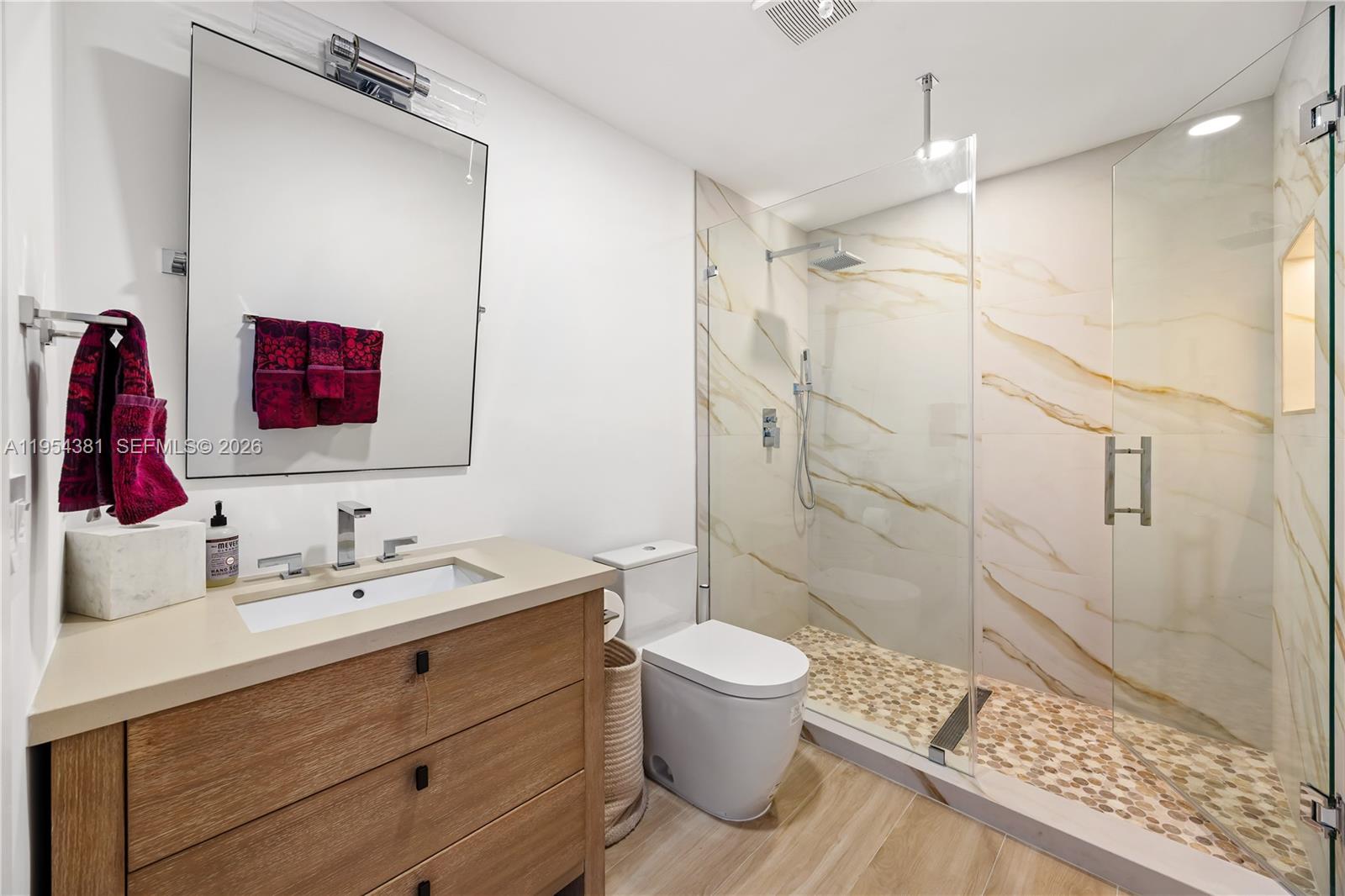 888 Biscayne Blvd #2009, Miami FL 33132
