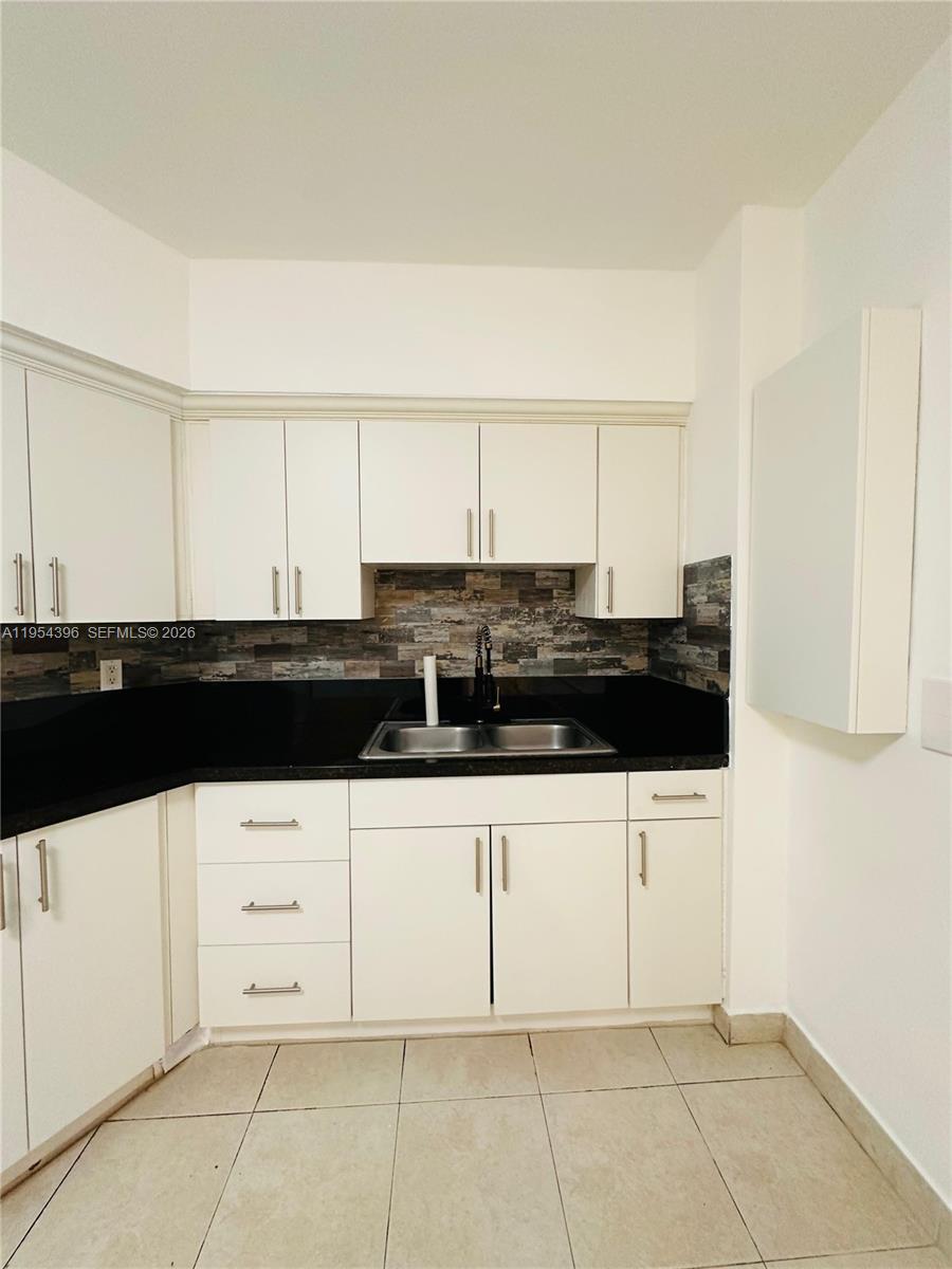 50 Park Dr #3, Bal Harbour FL 33154