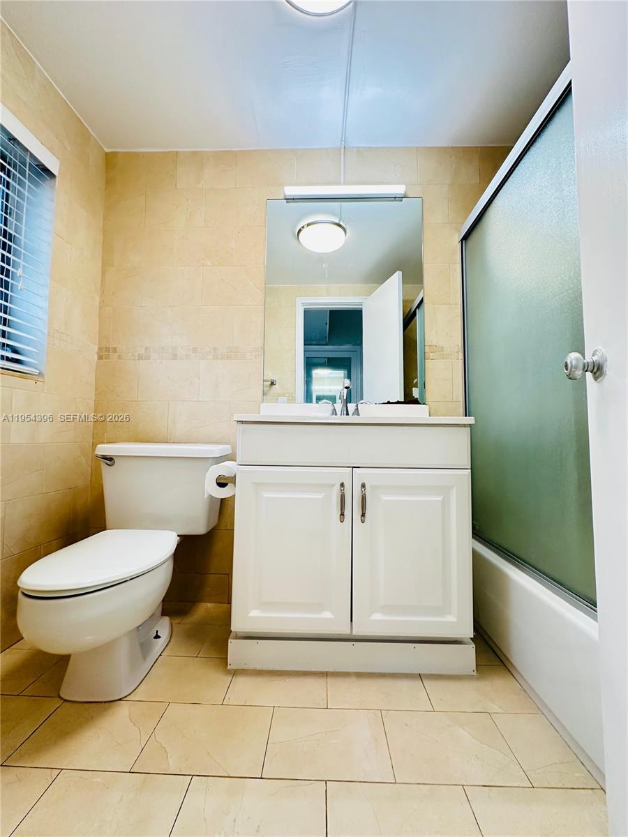 50 Park Dr #3, Bal Harbour FL 33154