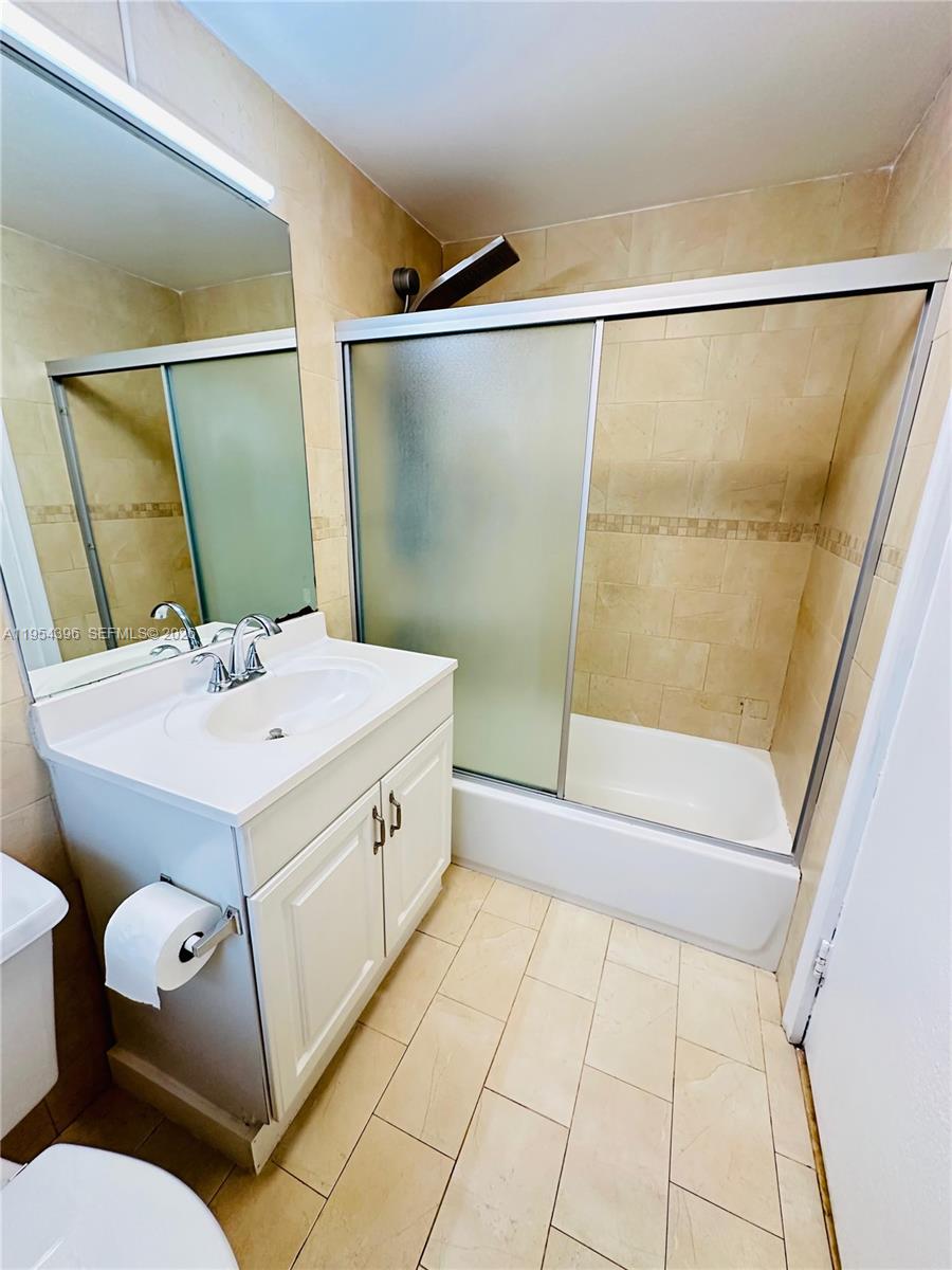 50 Park Dr #3, Bal Harbour FL 33154