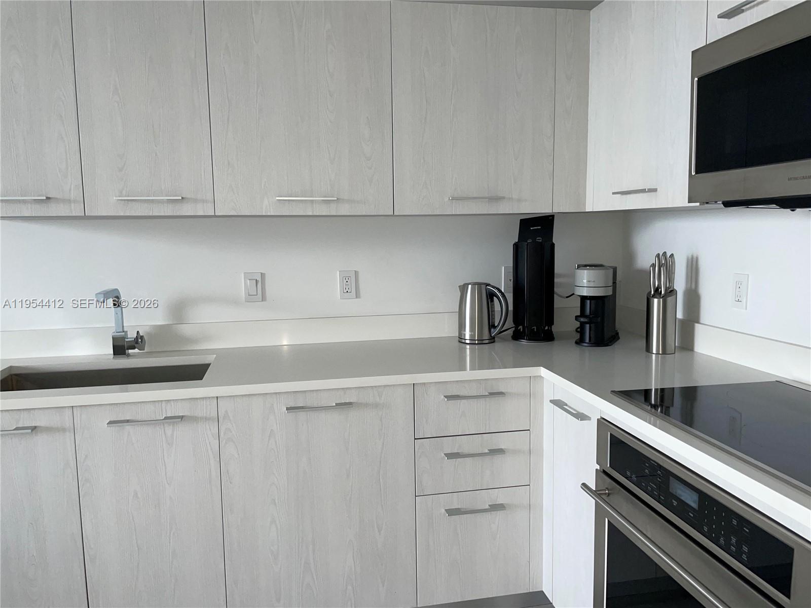 45 SW 9th St #3910, Miami FL 33130