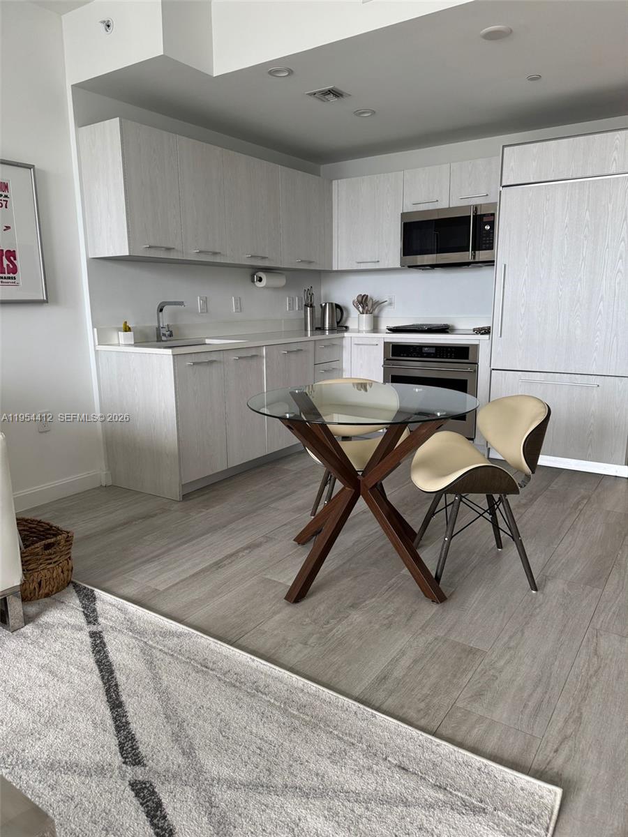 45 SW 9th St #3910, Miami FL 33130