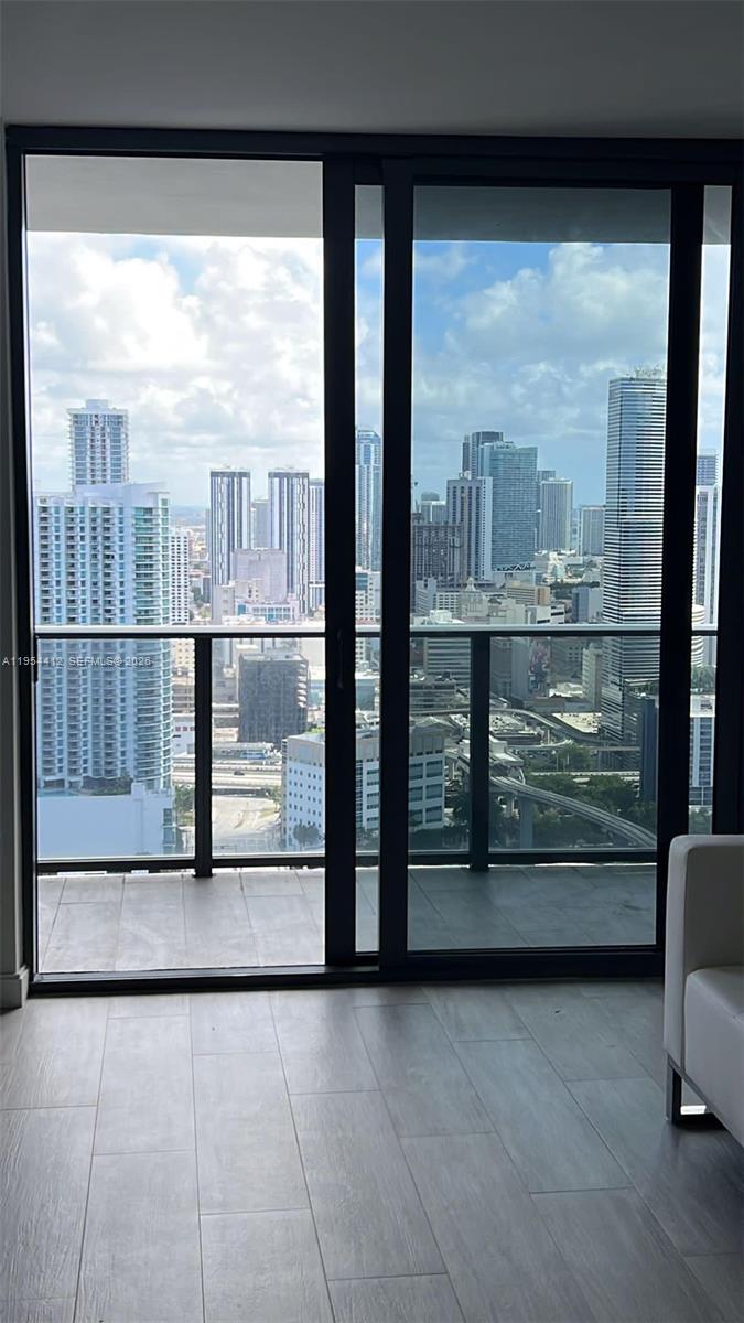45 SW 9th St #3910, Miami FL 33130