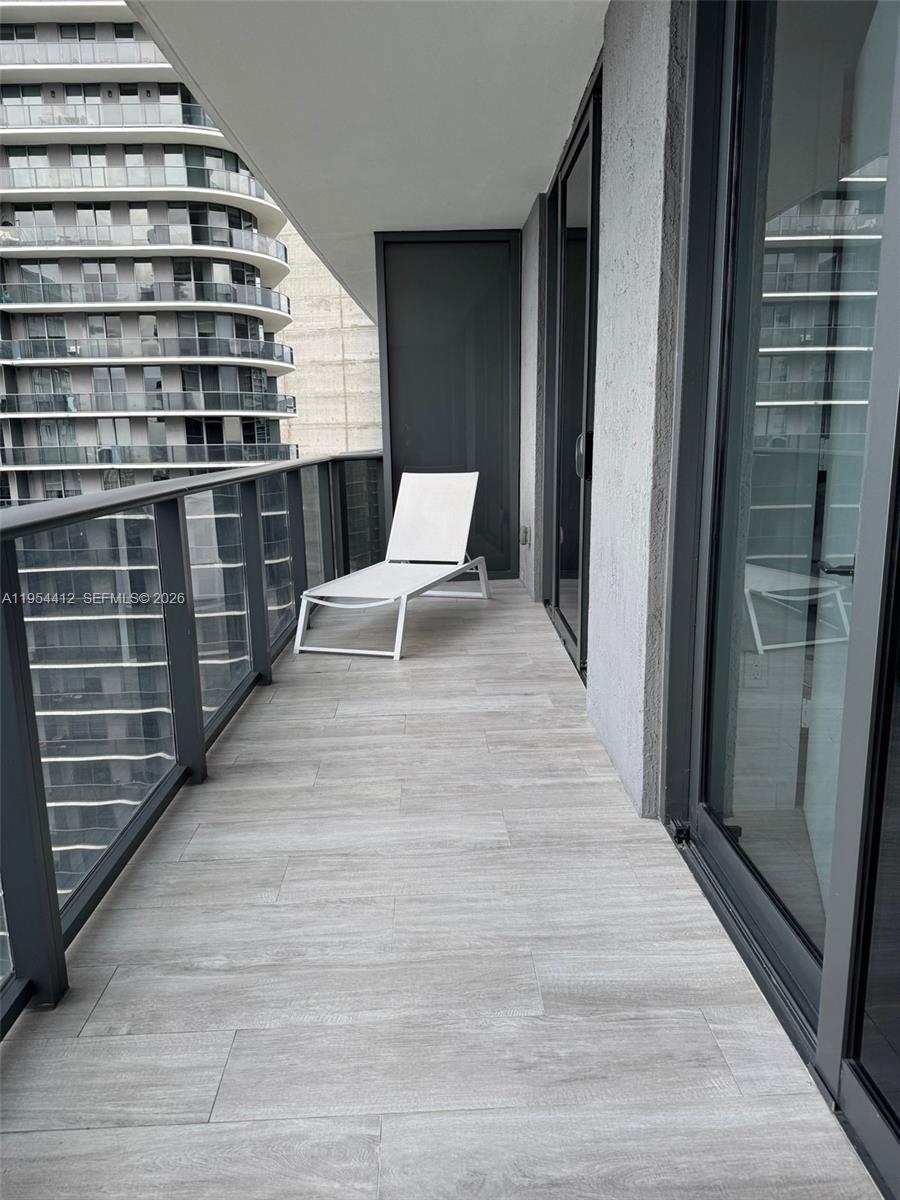 45 SW 9th St #3910, Miami FL 33130