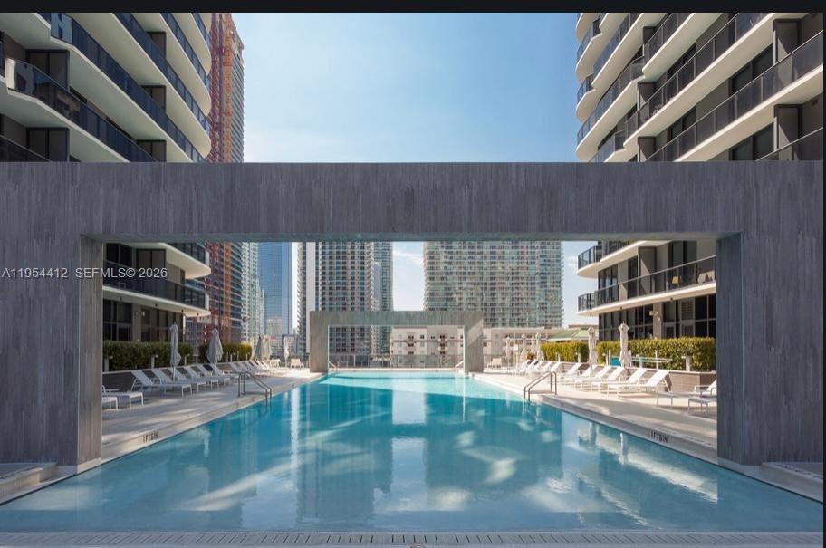 45 SW 9th St #3910, Miami FL 33130