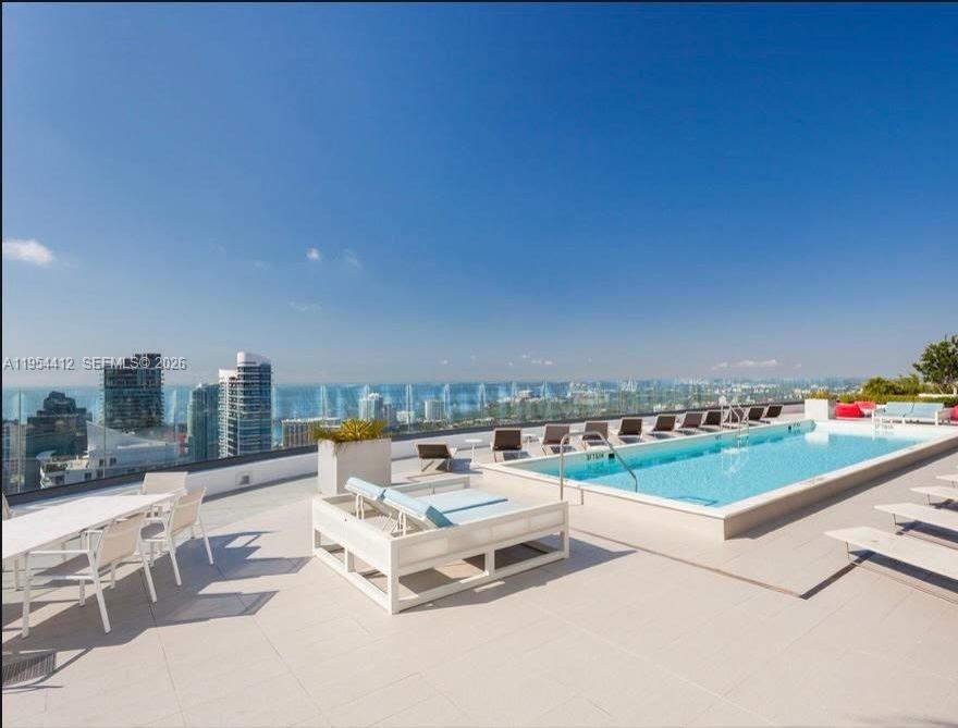 45 SW 9th St #3910, Miami FL 33130