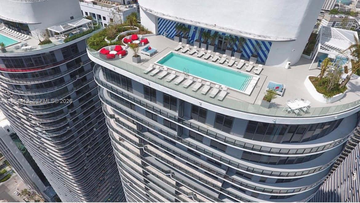 45 SW 9th St #3910, Miami FL 33130