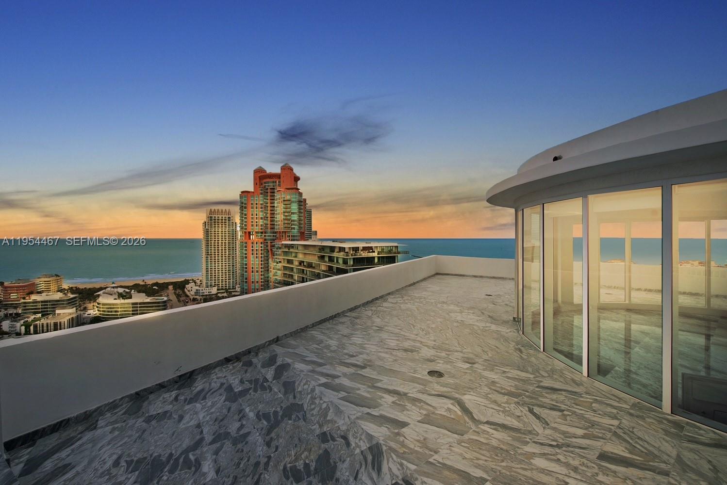 1000 S Pointe Dr #PH-2804, Miami Beach FL 33139