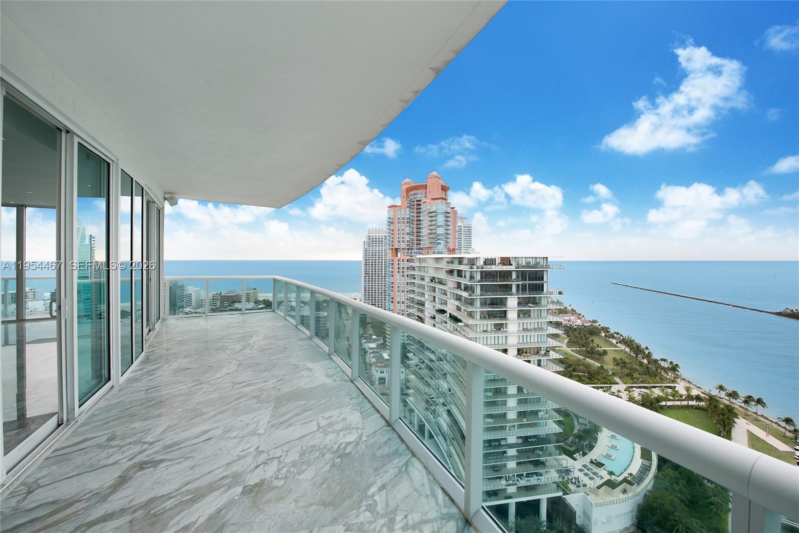 1000 S Pointe Dr #PH-2804, Miami Beach FL 33139