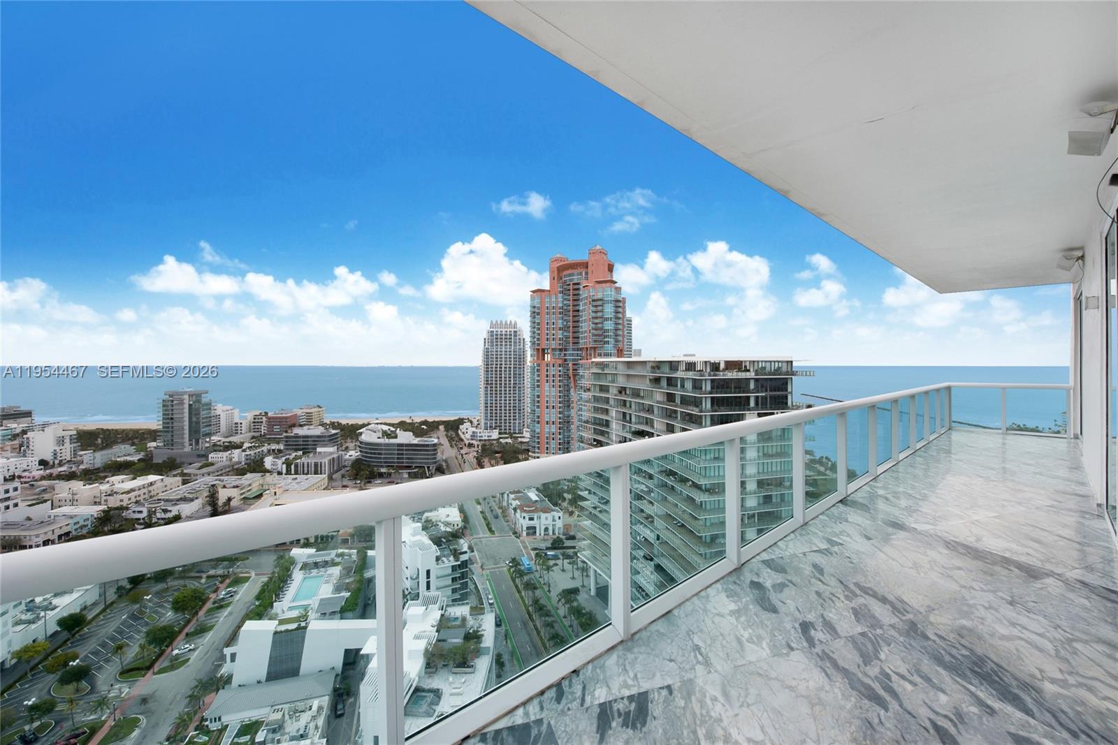1000 S Pointe Dr #PH-2804, Miami Beach FL 33139