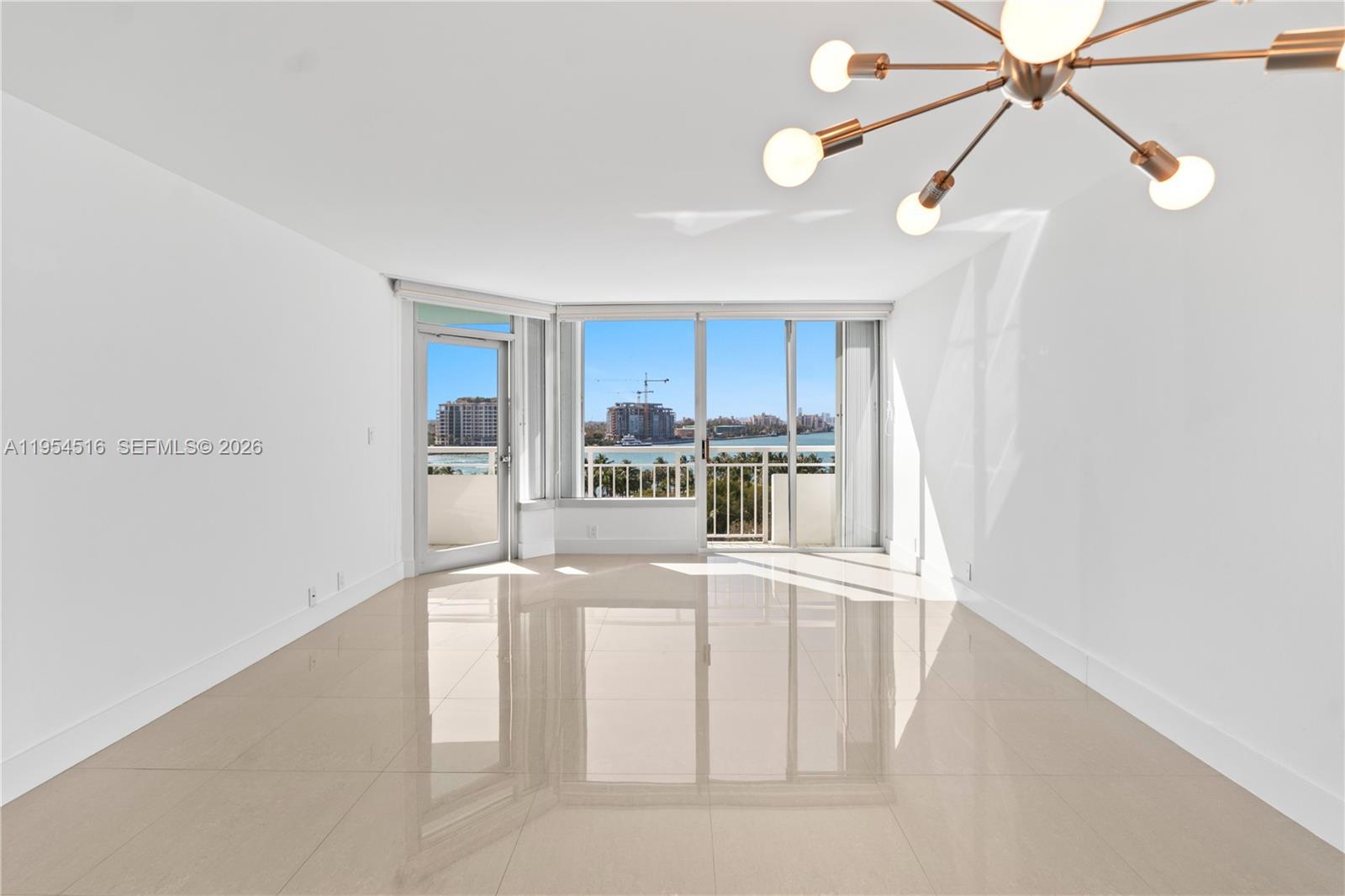400 S Pointe Dr #807, Miami Beach FL 33139