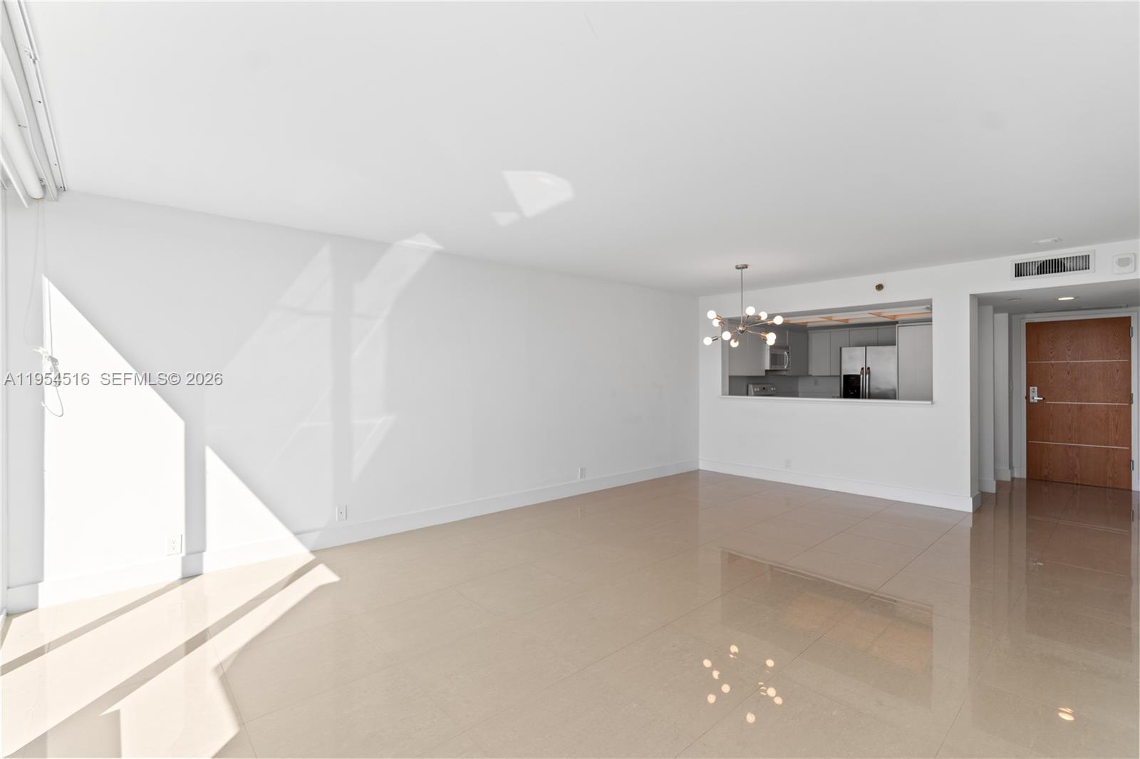 400 S Pointe Dr #807, Miami Beach FL 33139