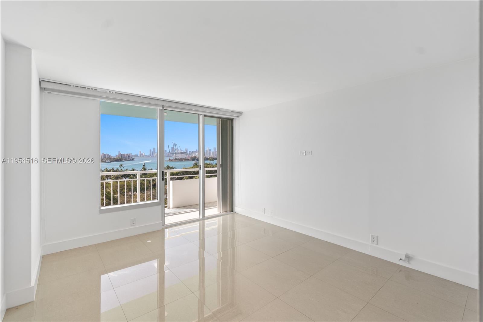 400 S Pointe Dr #807, Miami Beach FL 33139