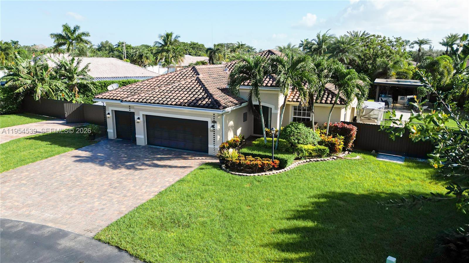2133 NW 14th Pl, Homestead FL 33030