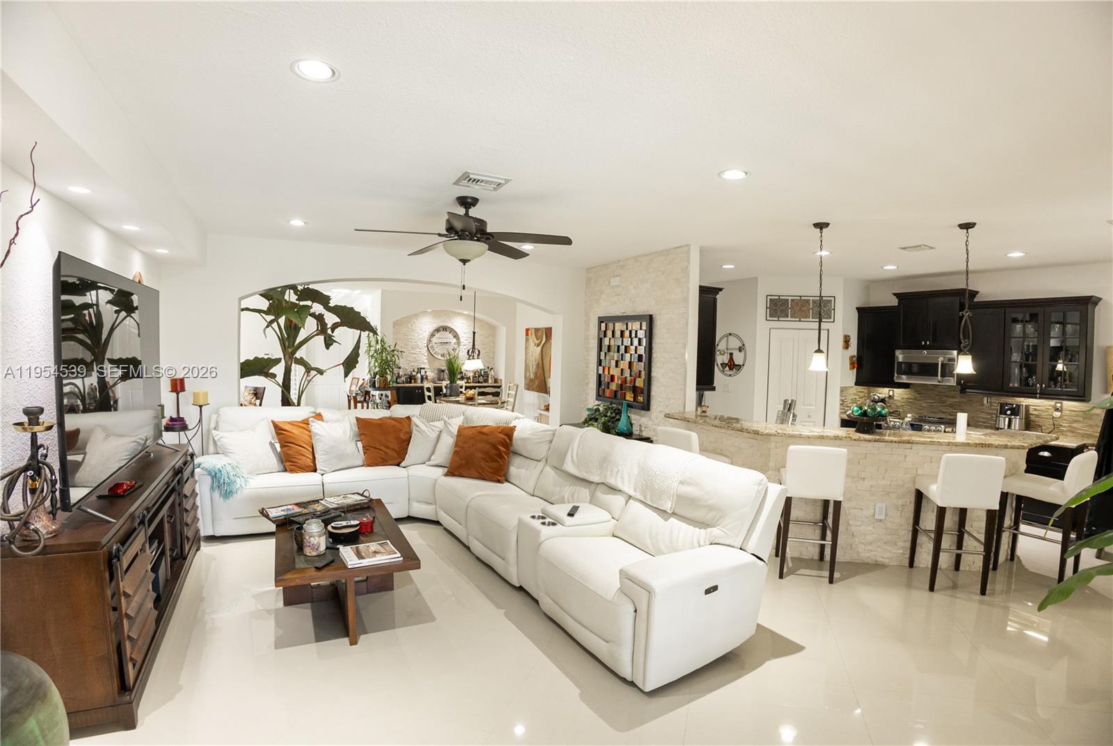 2133 NW 14th Pl, Homestead FL 33030