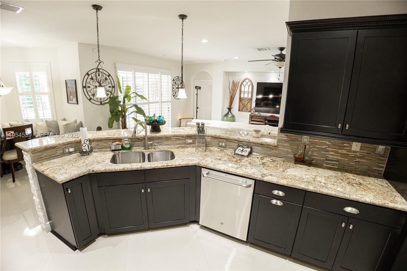 2133 NW 14th Pl, Homestead FL 33030