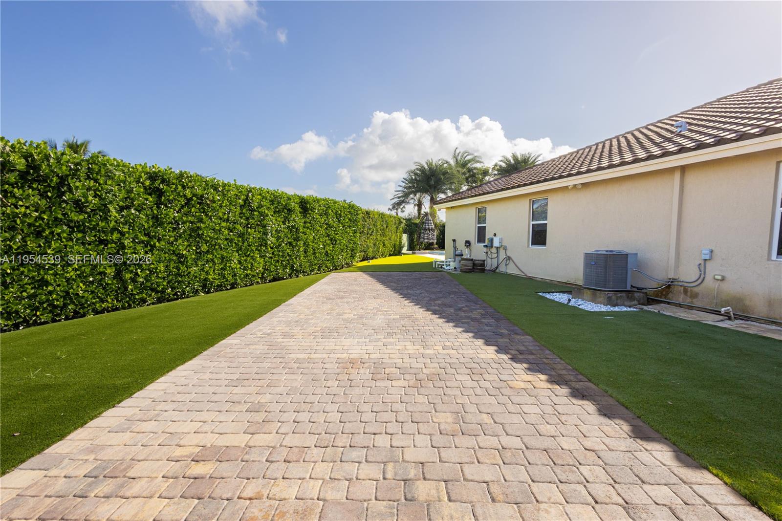 2133 NW 14th Pl, Homestead FL 33030