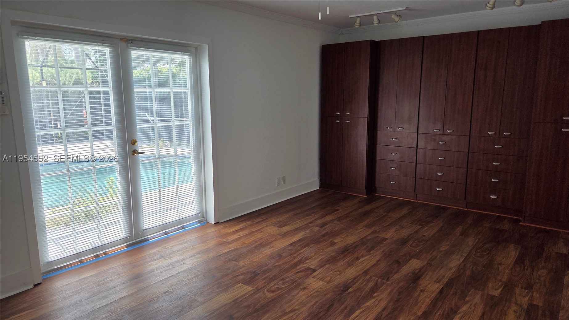 1245 Coral Ln, Hollywood FL 33019