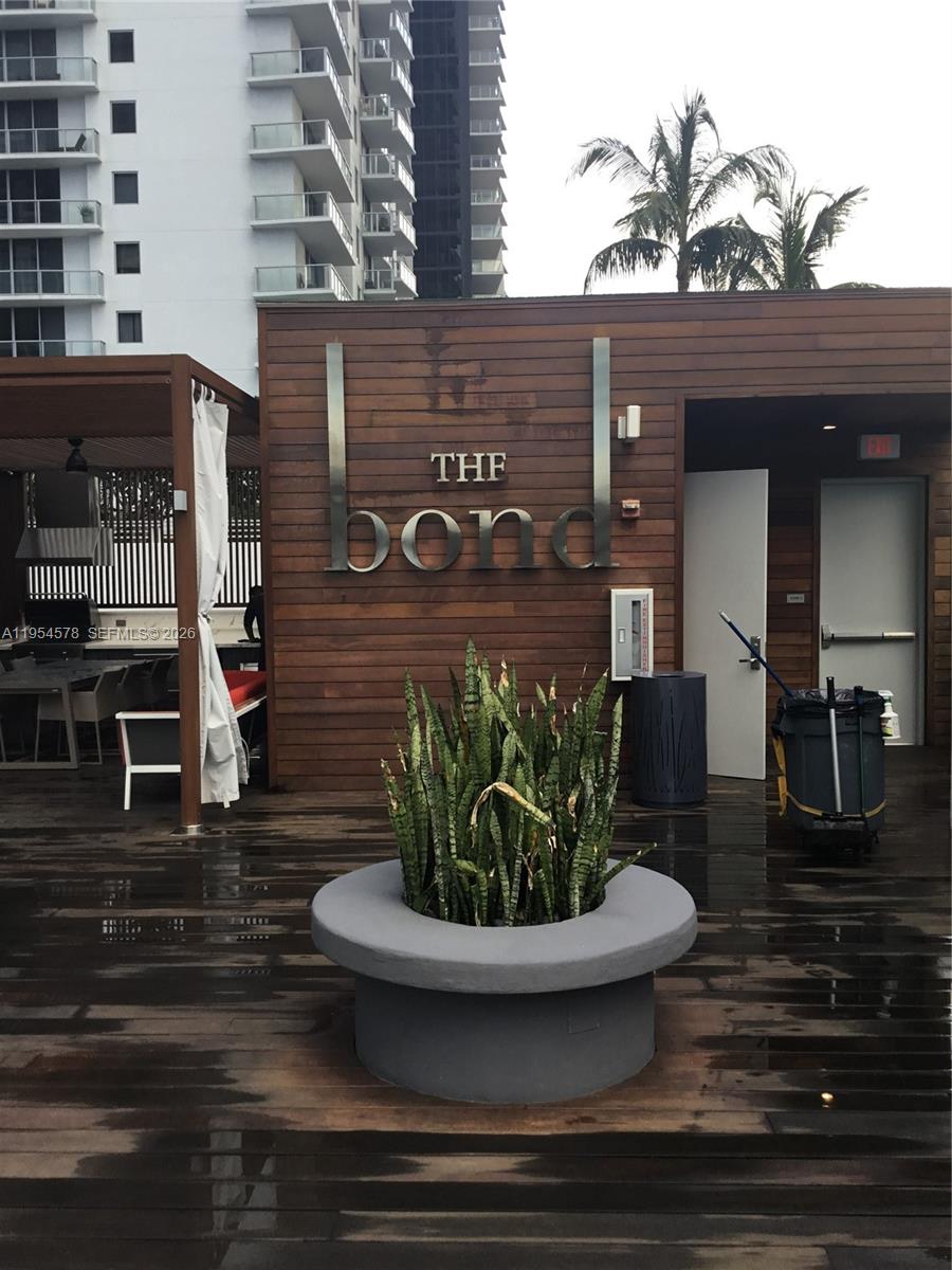 1080 Brickell Ave #1500, Miami FL 33131