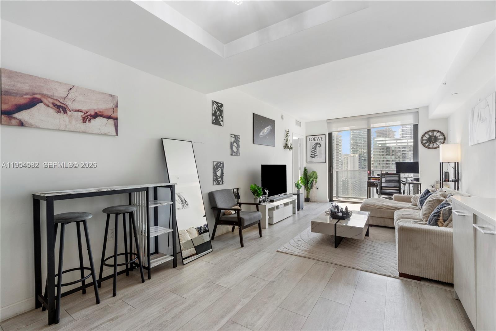 55 SW 9th St #3005, Miami FL 33130