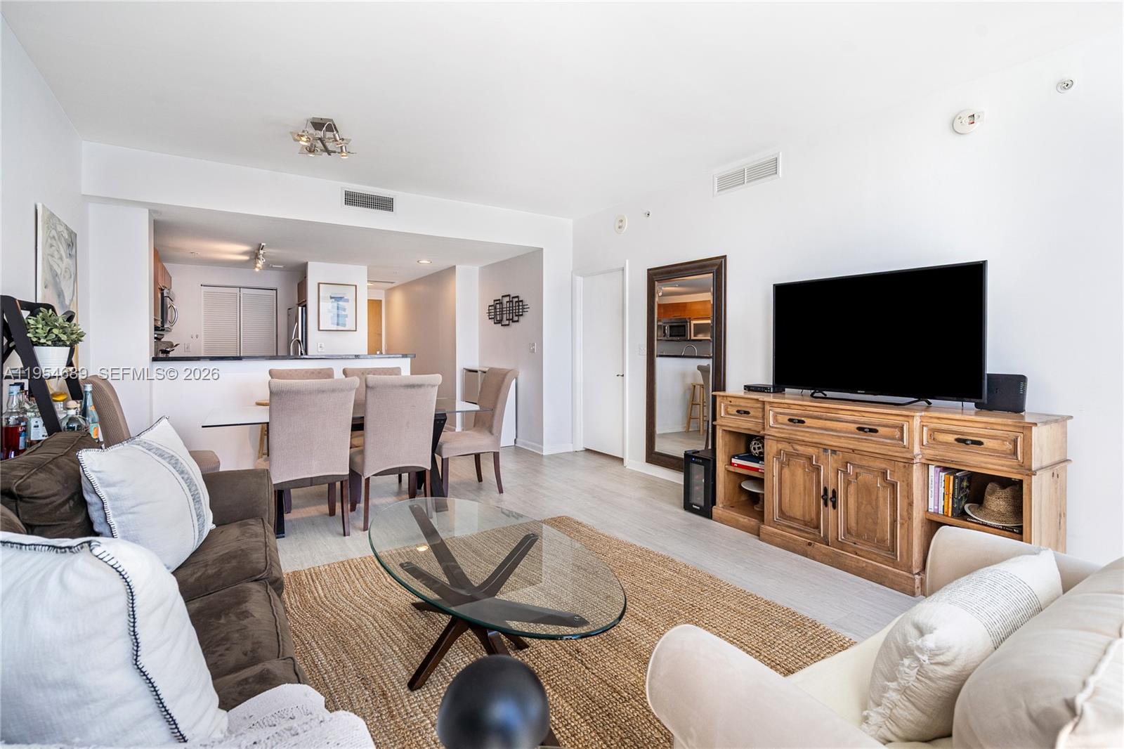 253 NE 2nd St #3104, Miami FL 33132
