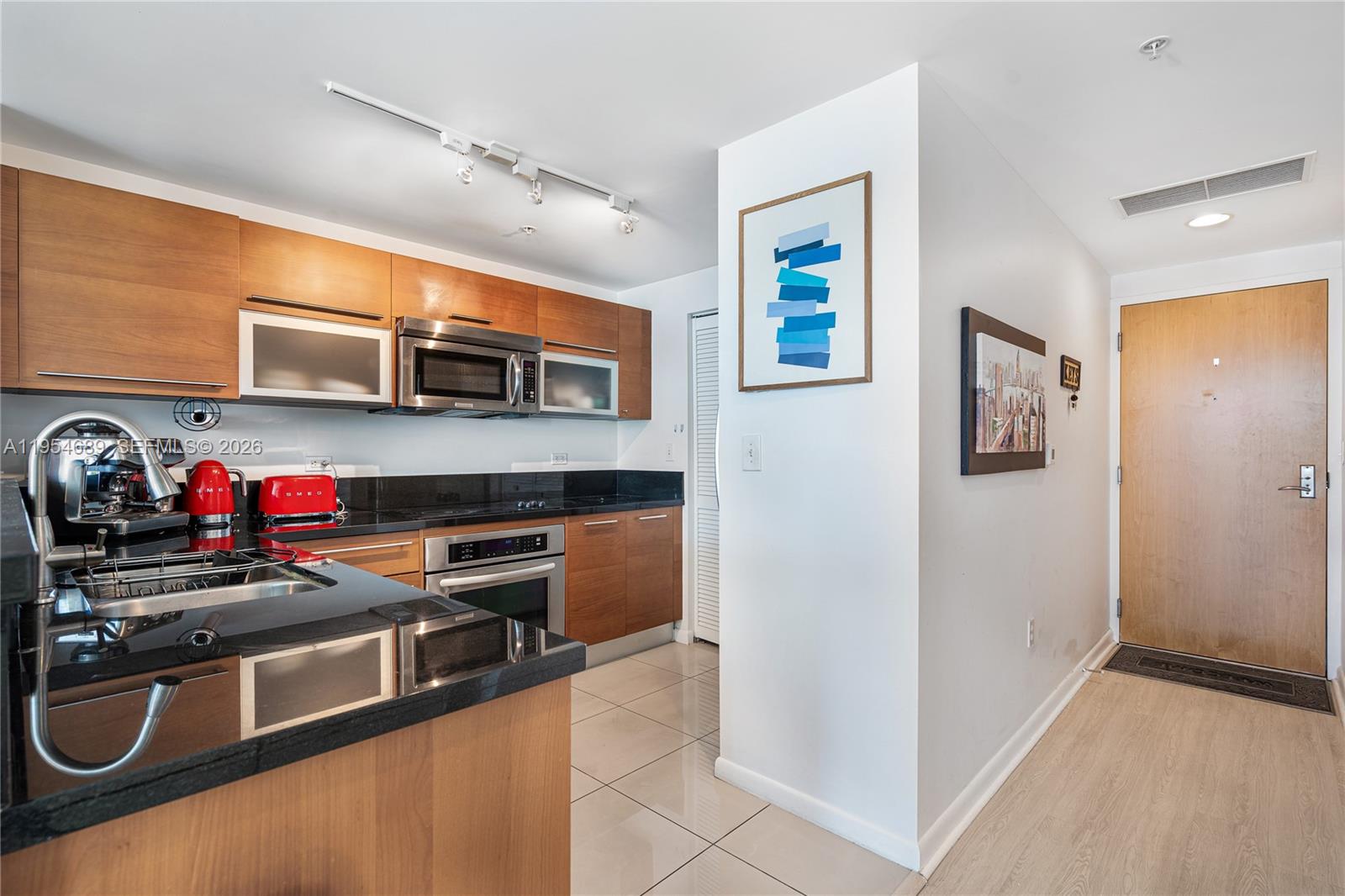 253 NE 2nd St #3104, Miami FL 33132