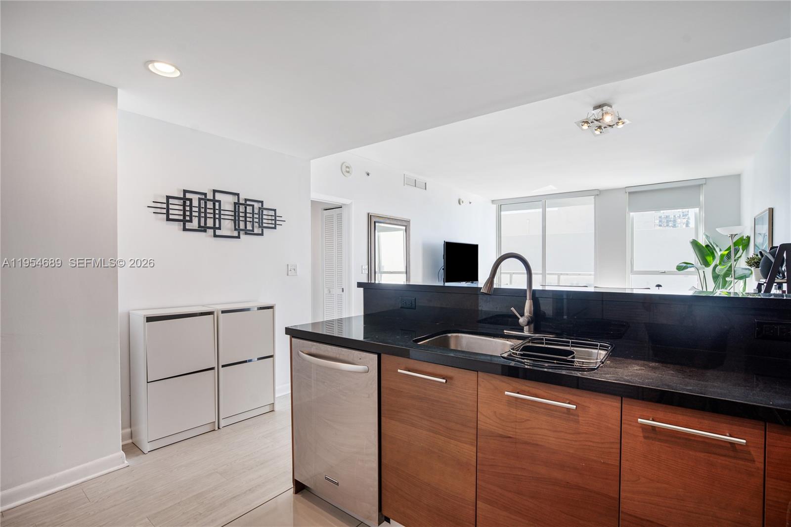 253 NE 2nd St #3104, Miami FL 33132