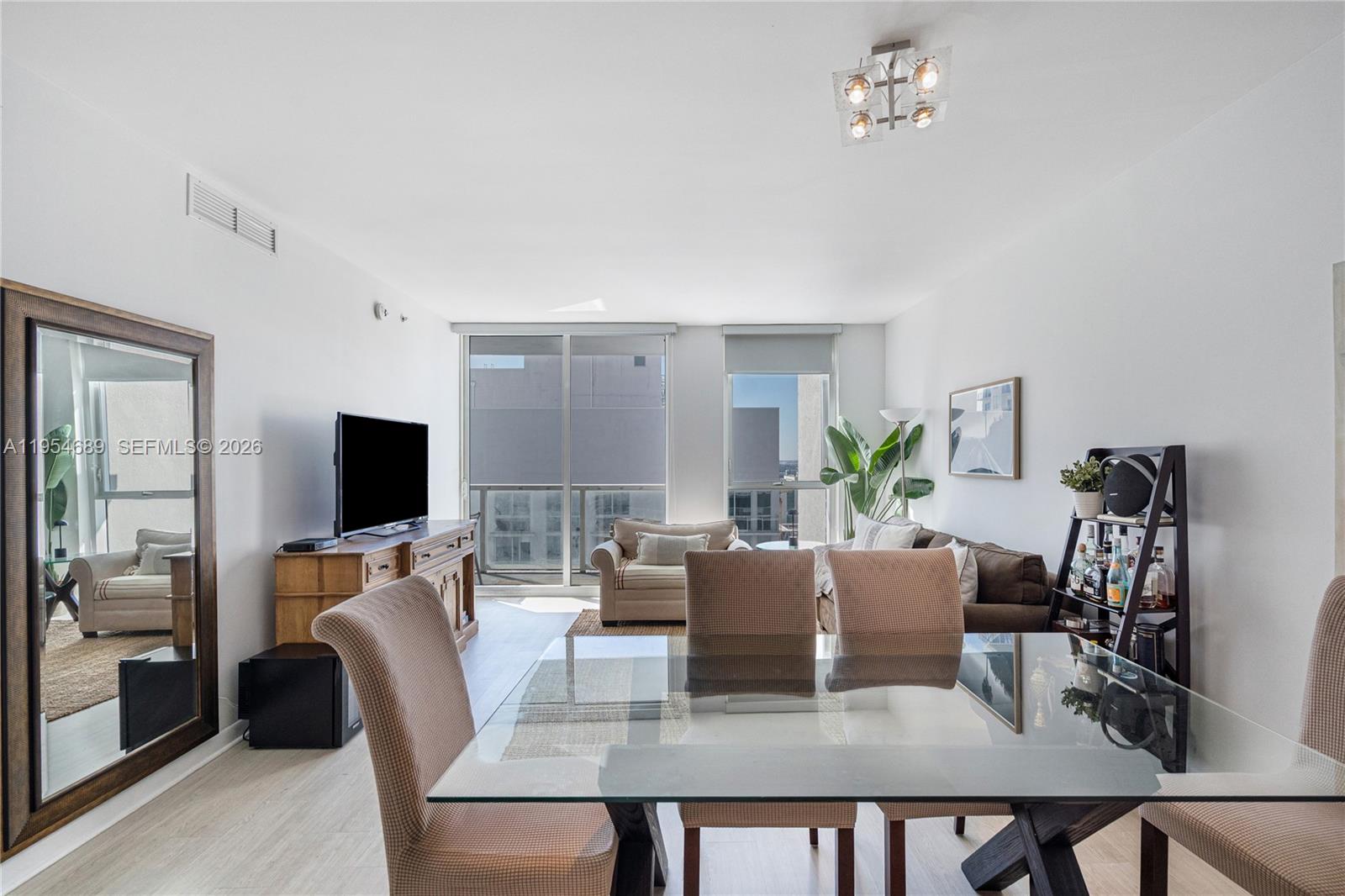 253 NE 2nd St #3104, Miami FL 33132
