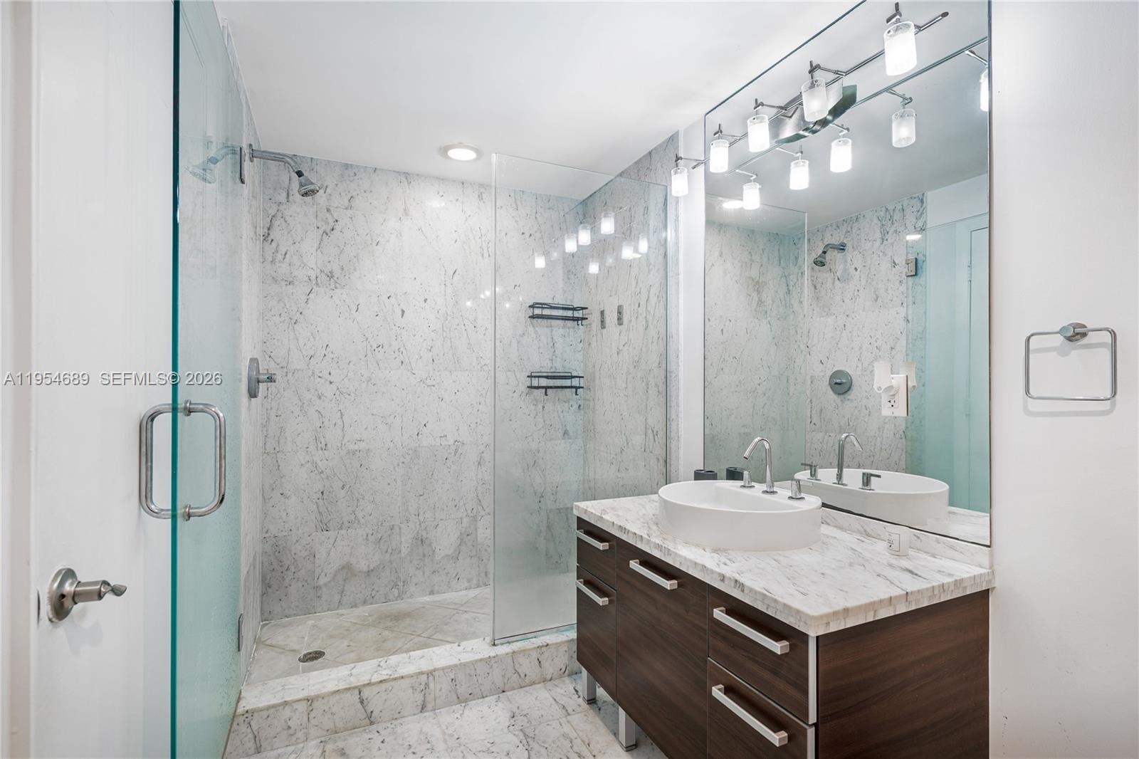 253 NE 2nd St #3104, Miami FL 33132