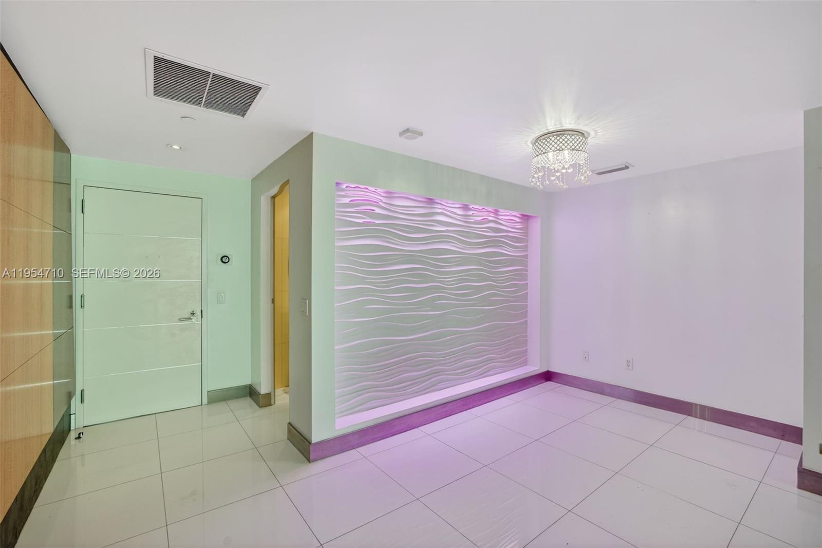 2950 NE 188th St #302, Aventura FL 33180
