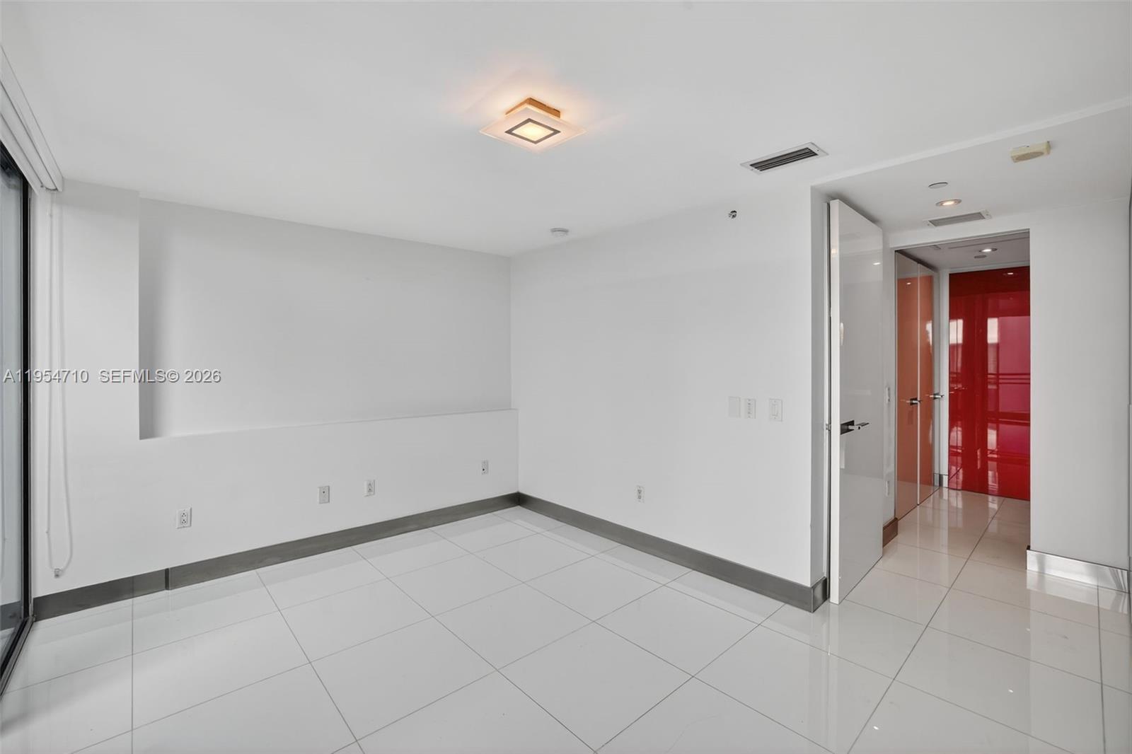 2950 NE 188th St #302, Aventura FL 33180