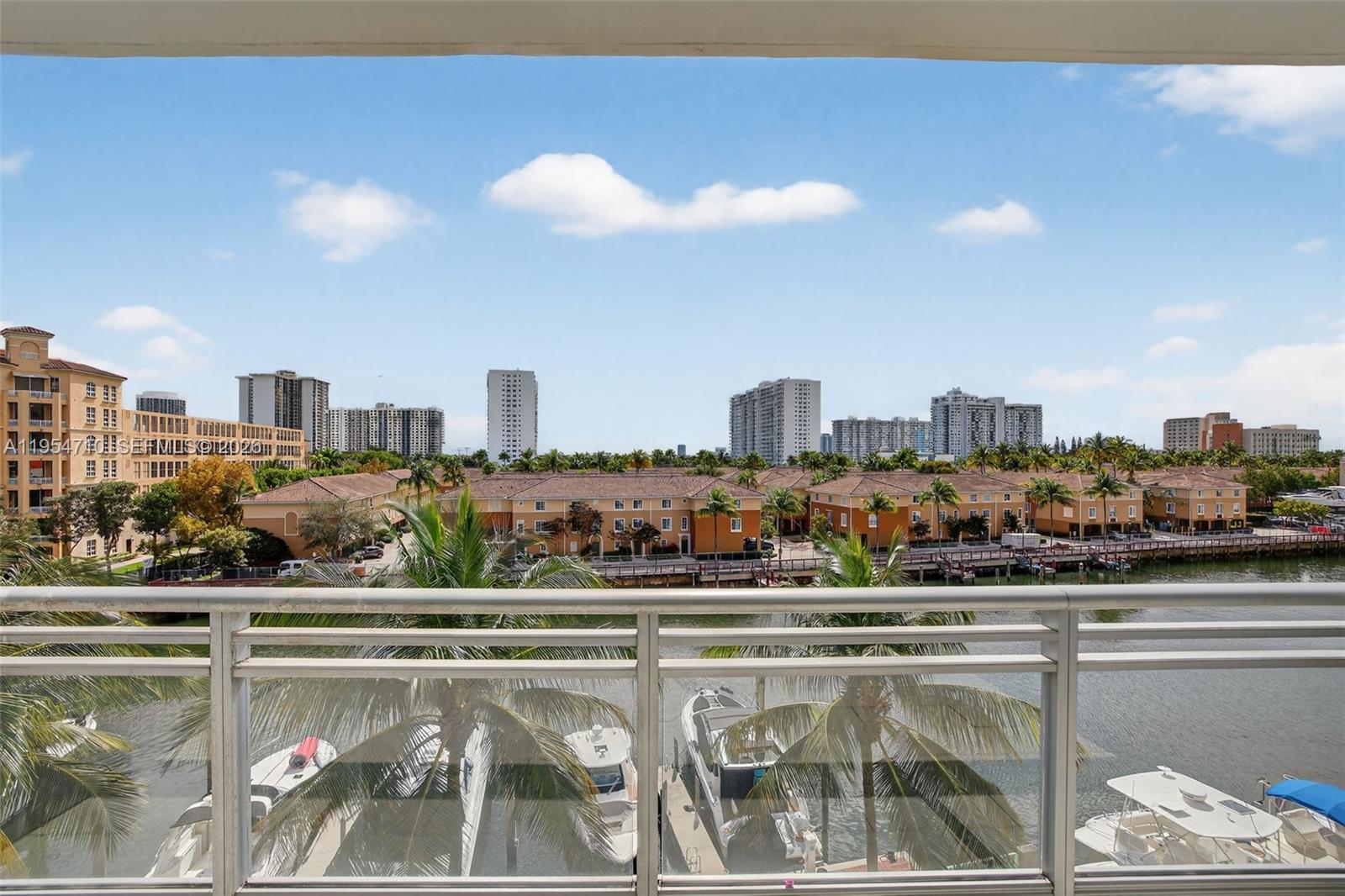 2950 NE 188th St #302, Aventura FL 33180