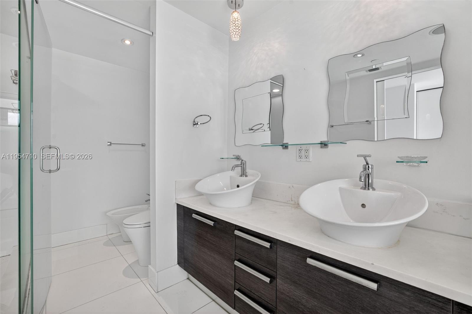2950 NE 188th St #302, Aventura FL 33180