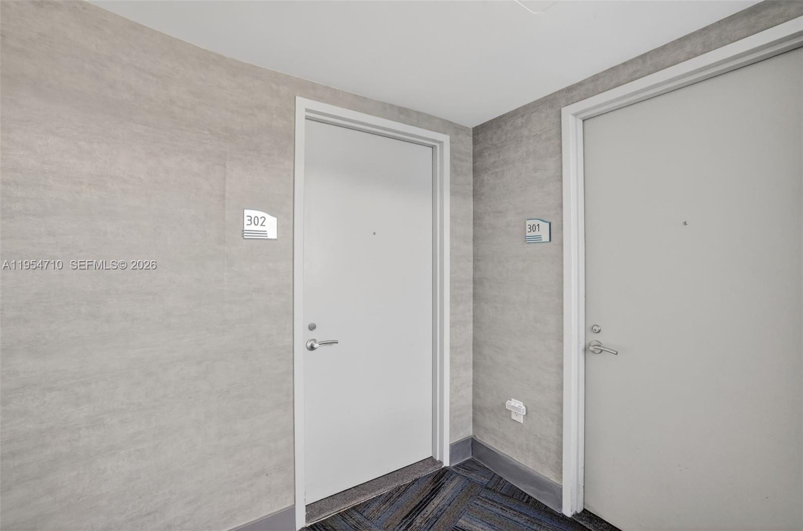 2950 NE 188th St #302, Aventura FL 33180