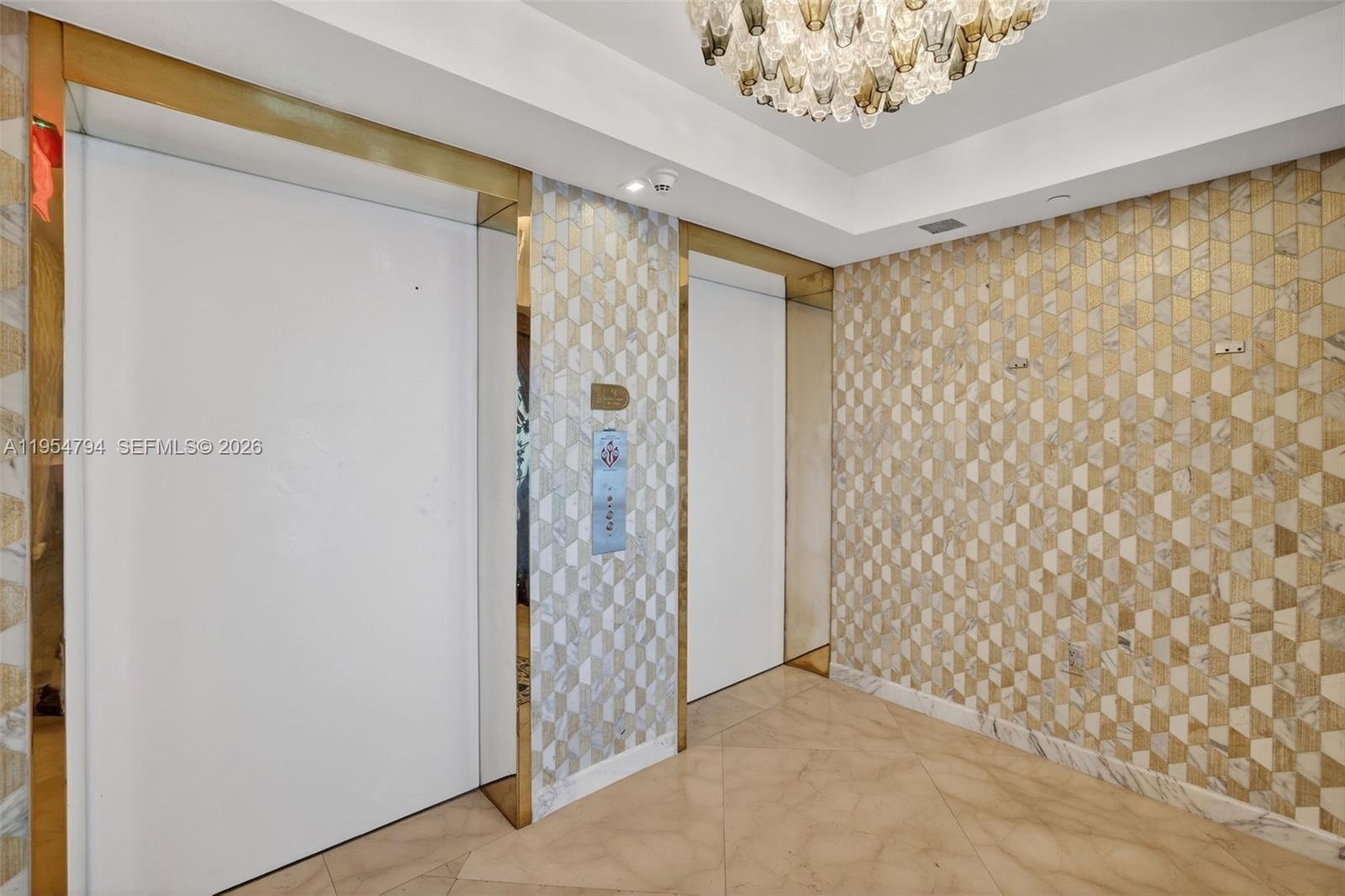 1000 S Pointe Dr #1501, Miami Beach FL 33139