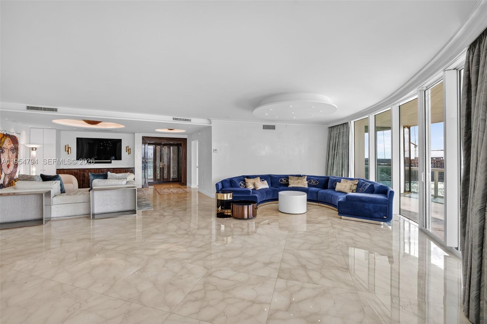 1000 S Pointe Dr #1501, Miami Beach FL 33139