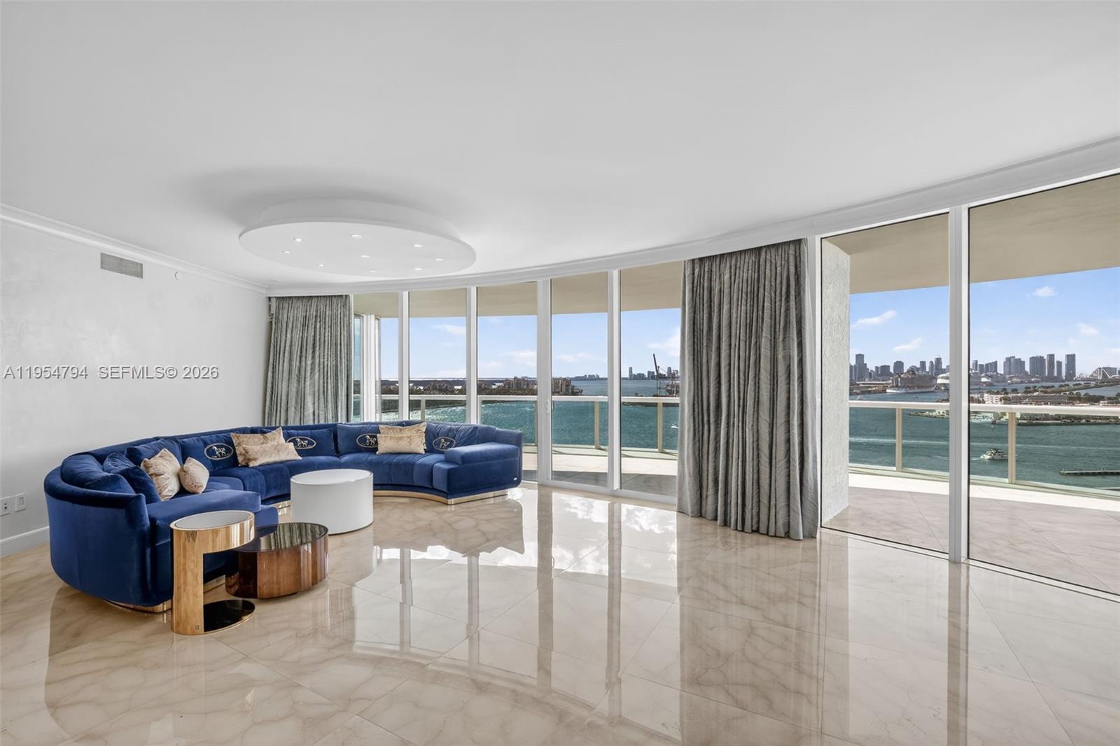 1000 S Pointe Dr #1501, Miami Beach FL 33139