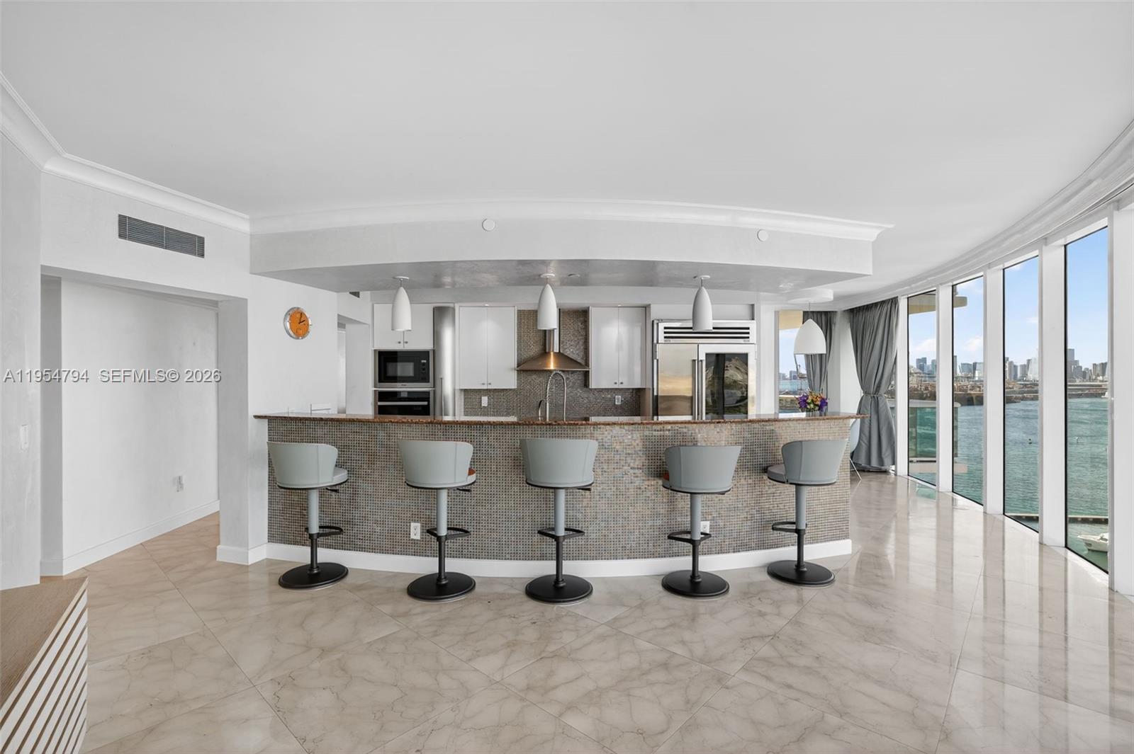 1000 S Pointe Dr #1501, Miami Beach FL 33139