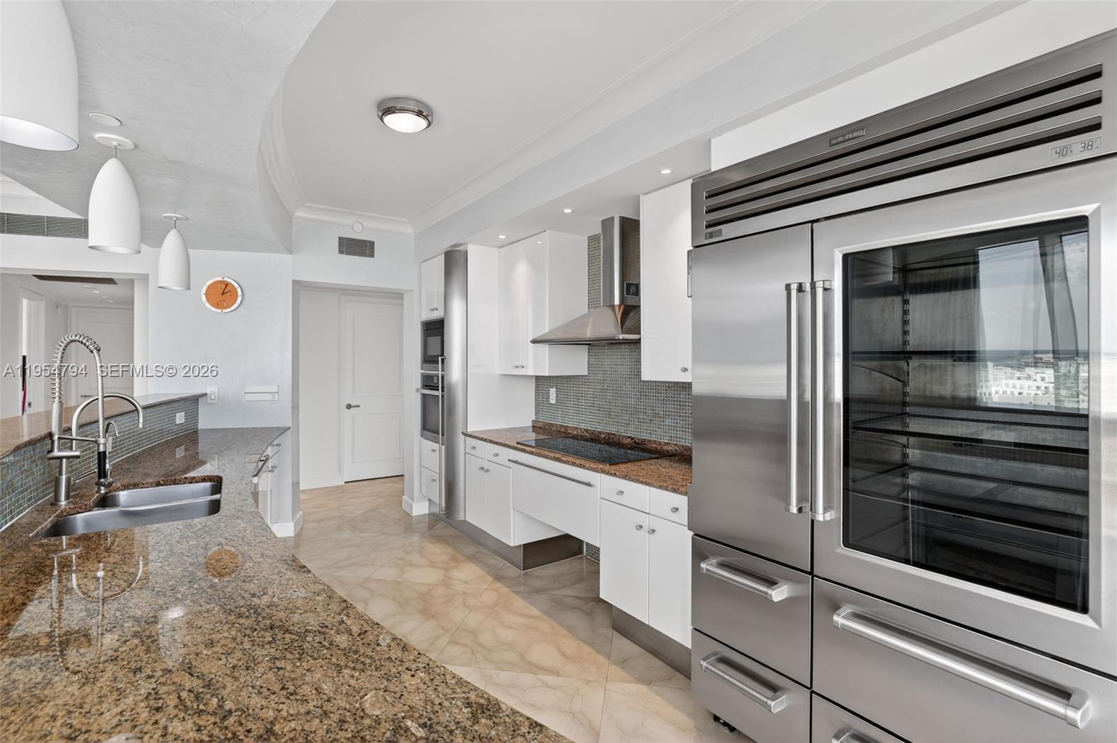 1000 S Pointe Dr #1501, Miami Beach FL 33139