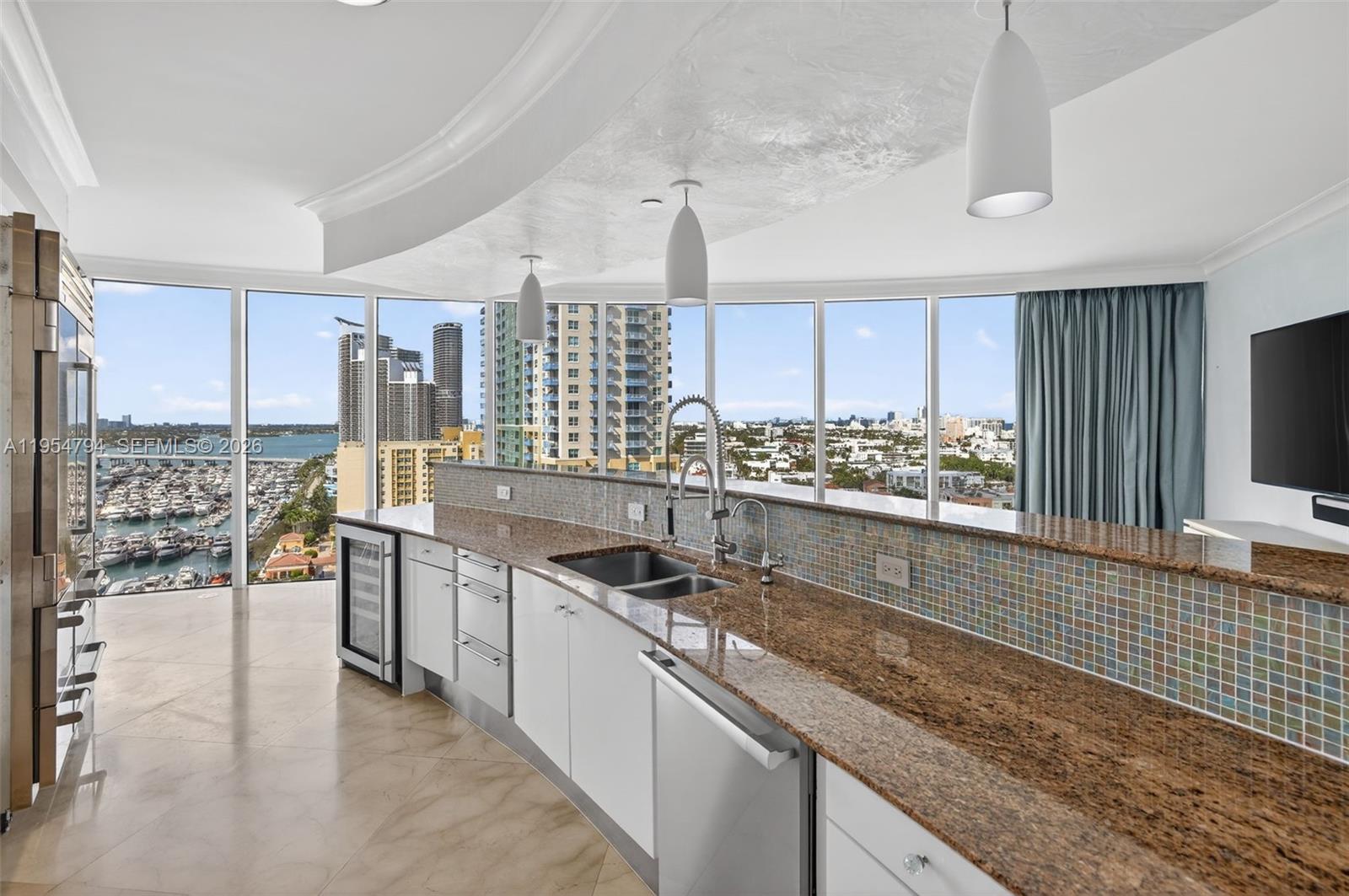 1000 S Pointe Dr #1501, Miami Beach FL 33139