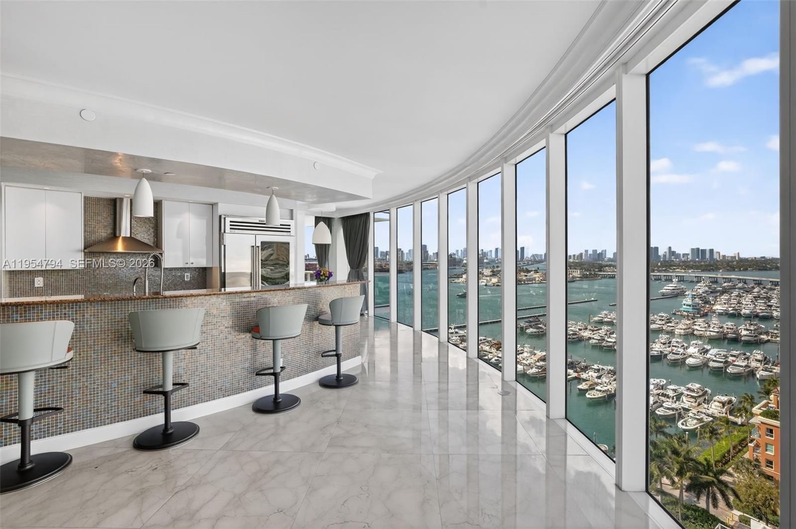 1000 S Pointe Dr #1501, Miami Beach FL 33139