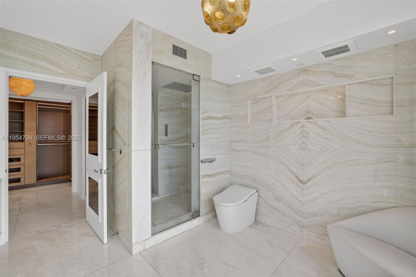 1000 S Pointe Dr #1501, Miami Beach FL 33139